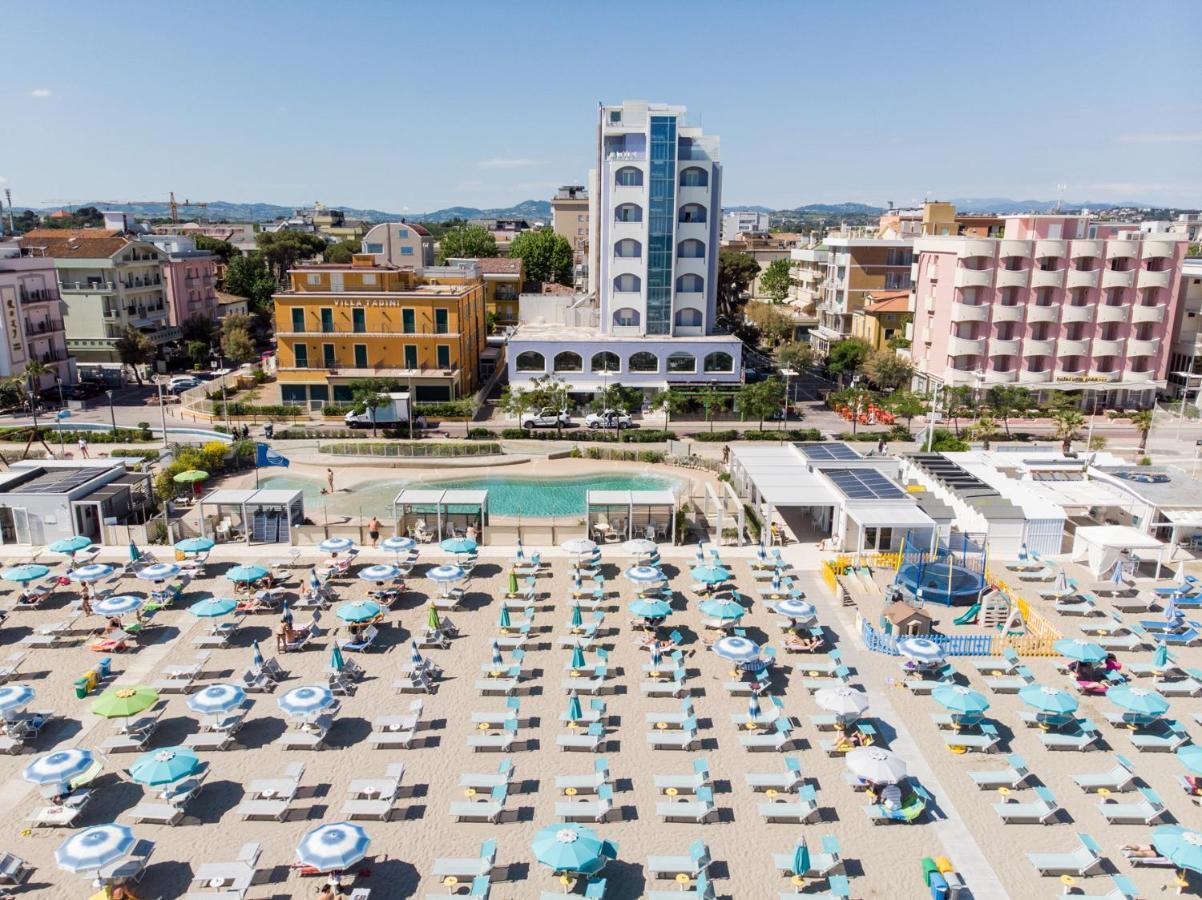 Hotel Alexandra - Beach Front - Healthy Xxl Breakfast & Brunch Until 12 30 - Parking Included Misano Adriatico Εξωτερικό φωτογραφία
