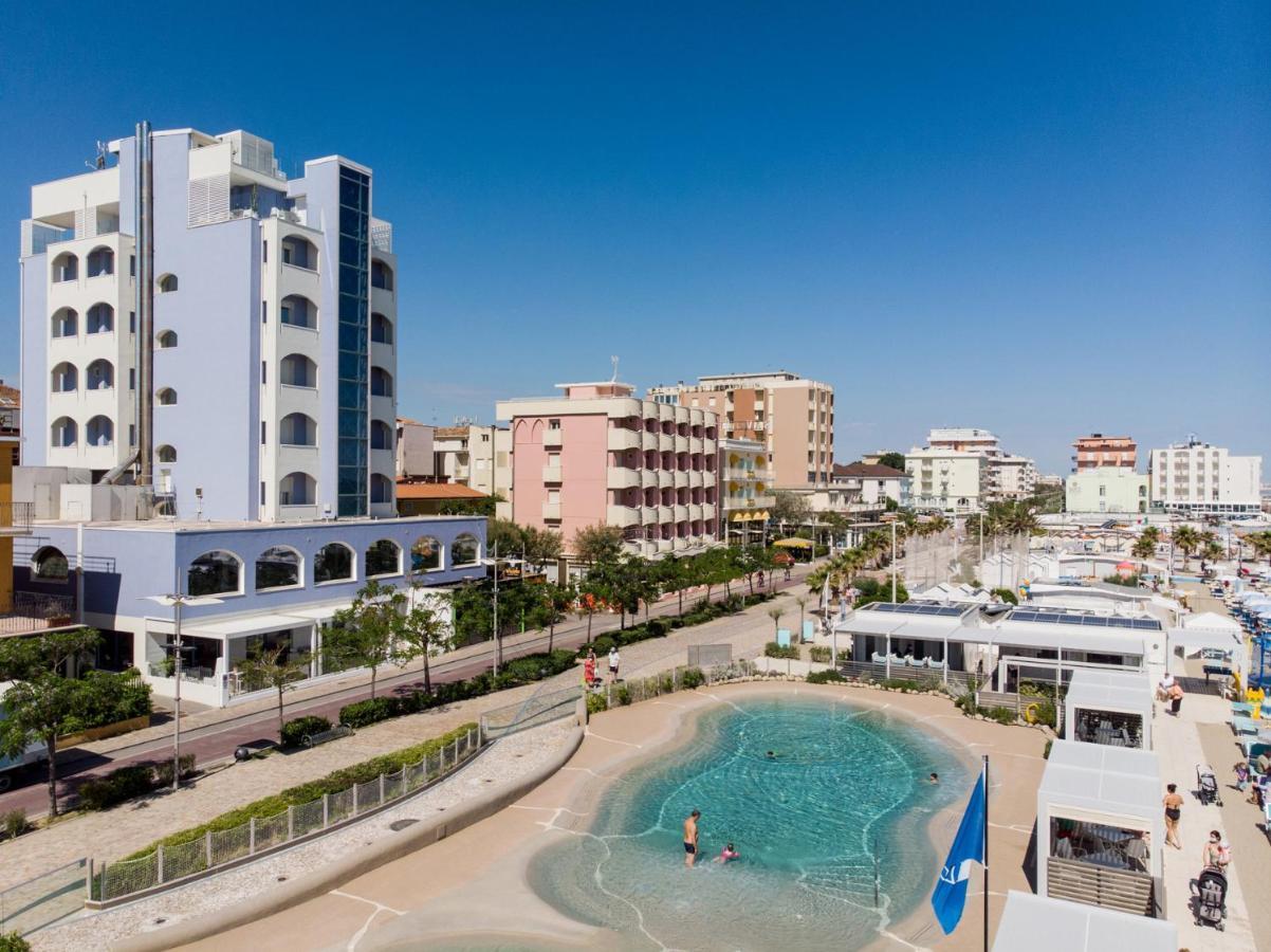 Hotel Alexandra - Beach Front - Healthy Xxl Breakfast & Brunch Until 12 30 - Parking Included Misano Adriatico Εξωτερικό φωτογραφία