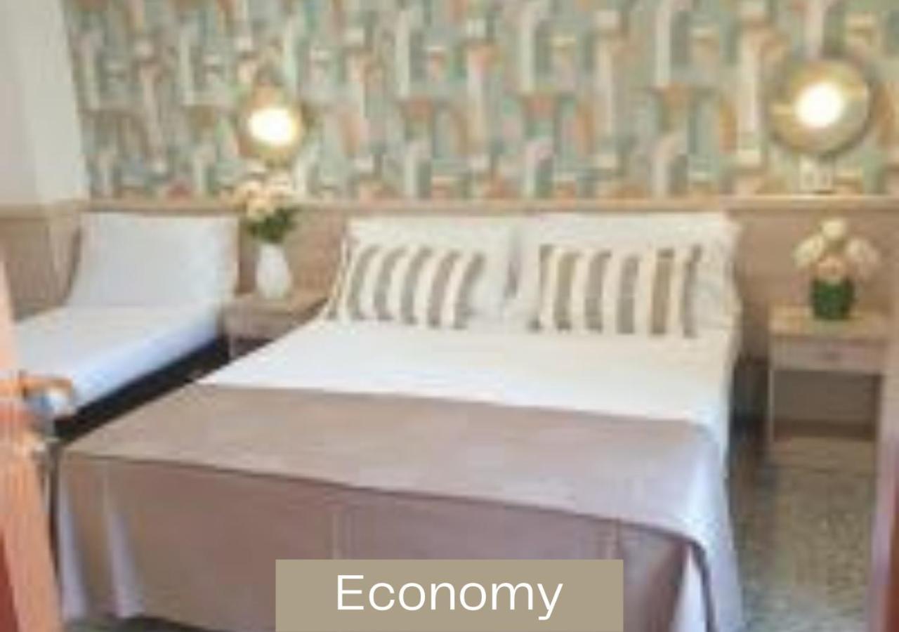 Hotel Alexandra - Beach Front - Healthy Xxl Breakfast & Brunch Until 12 30 - Parking Included Misano Adriatico Εξωτερικό φωτογραφία