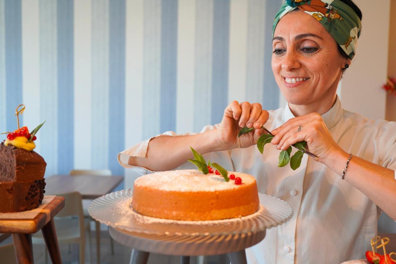 Hotel Alexandra - Beach Front - Healthy Xxl Breakfast & Brunch Until 12 30 - Parking Included Misano Adriatico Εξωτερικό φωτογραφία